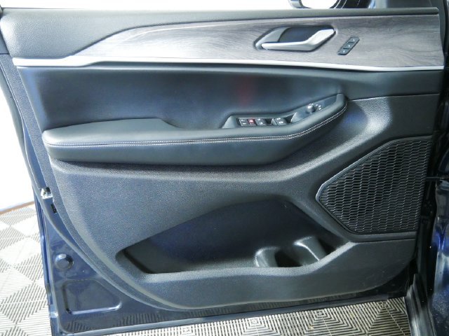 Used 2023 Black Jeep Limited image 20