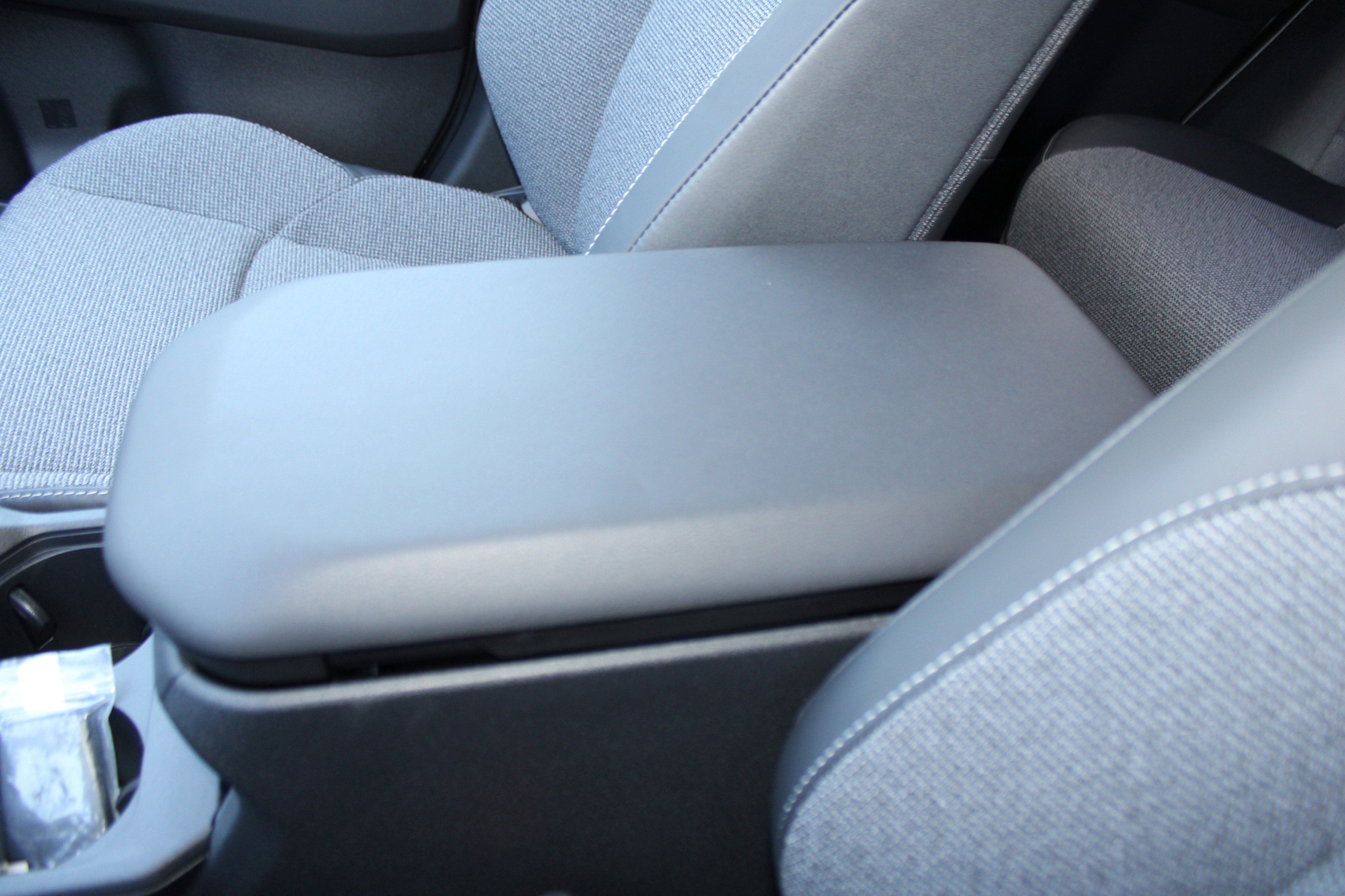 2026 Toyota bZ XLE - Photo 27