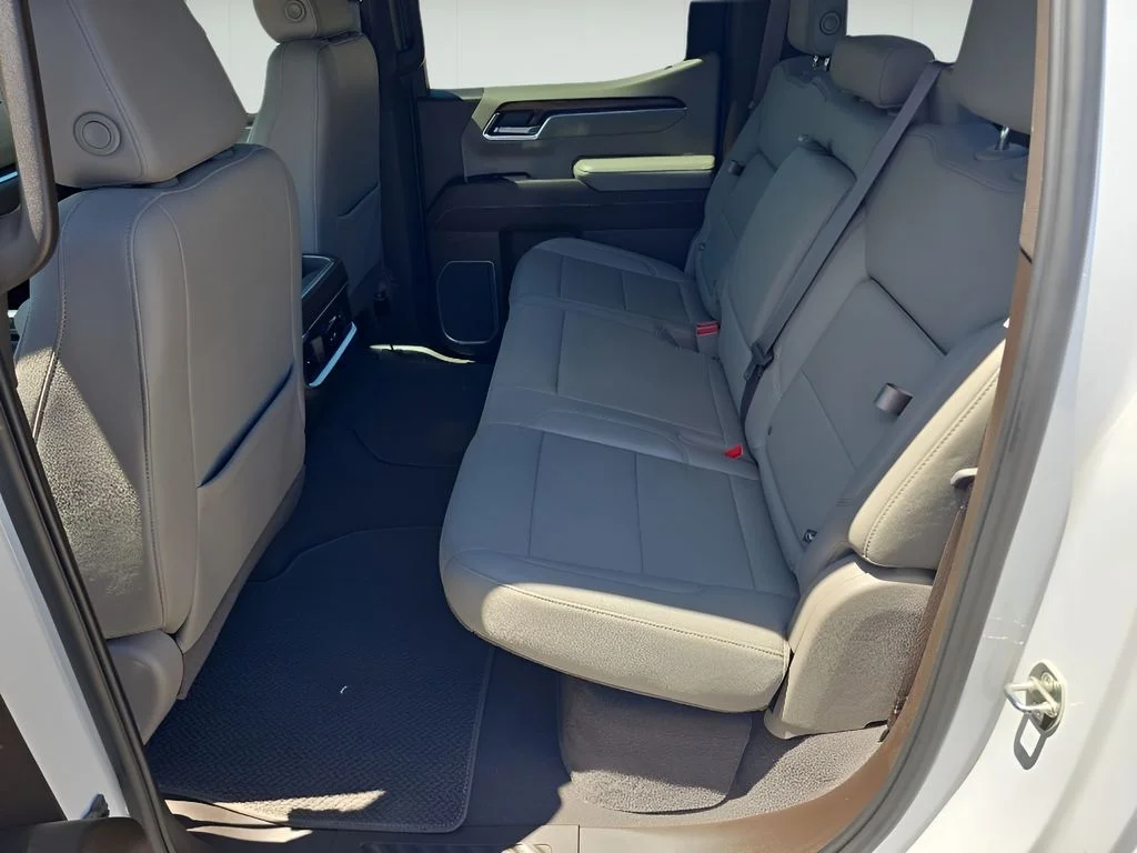 Used 2022  GMC SLT image 37