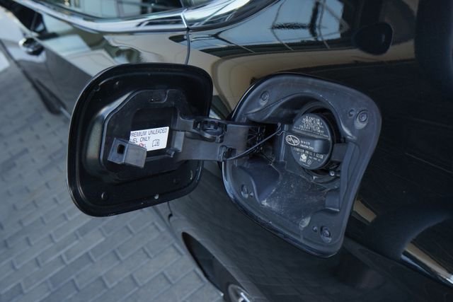 Used 2020 Black Lexus 500 Base image 14