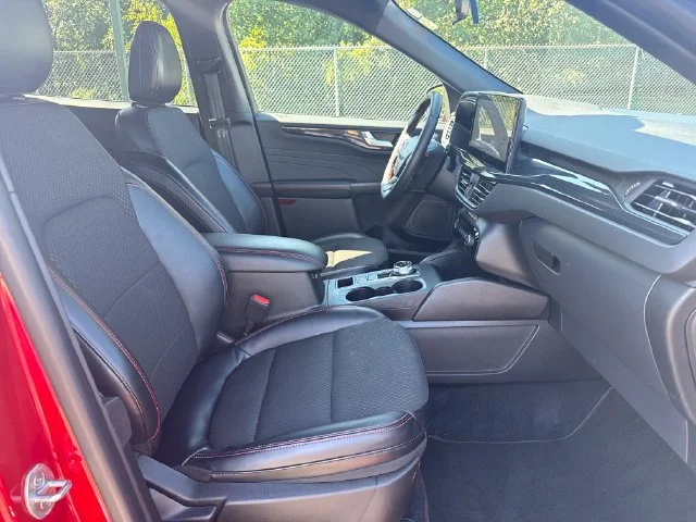 Used 2023 Rapid Red Metallic Tinted Clearcoat Ford ST-Line image 9