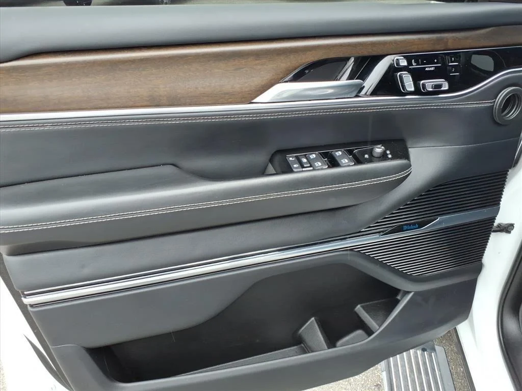 2022 Jeep Grand Wagoneer Series II - Photo 14