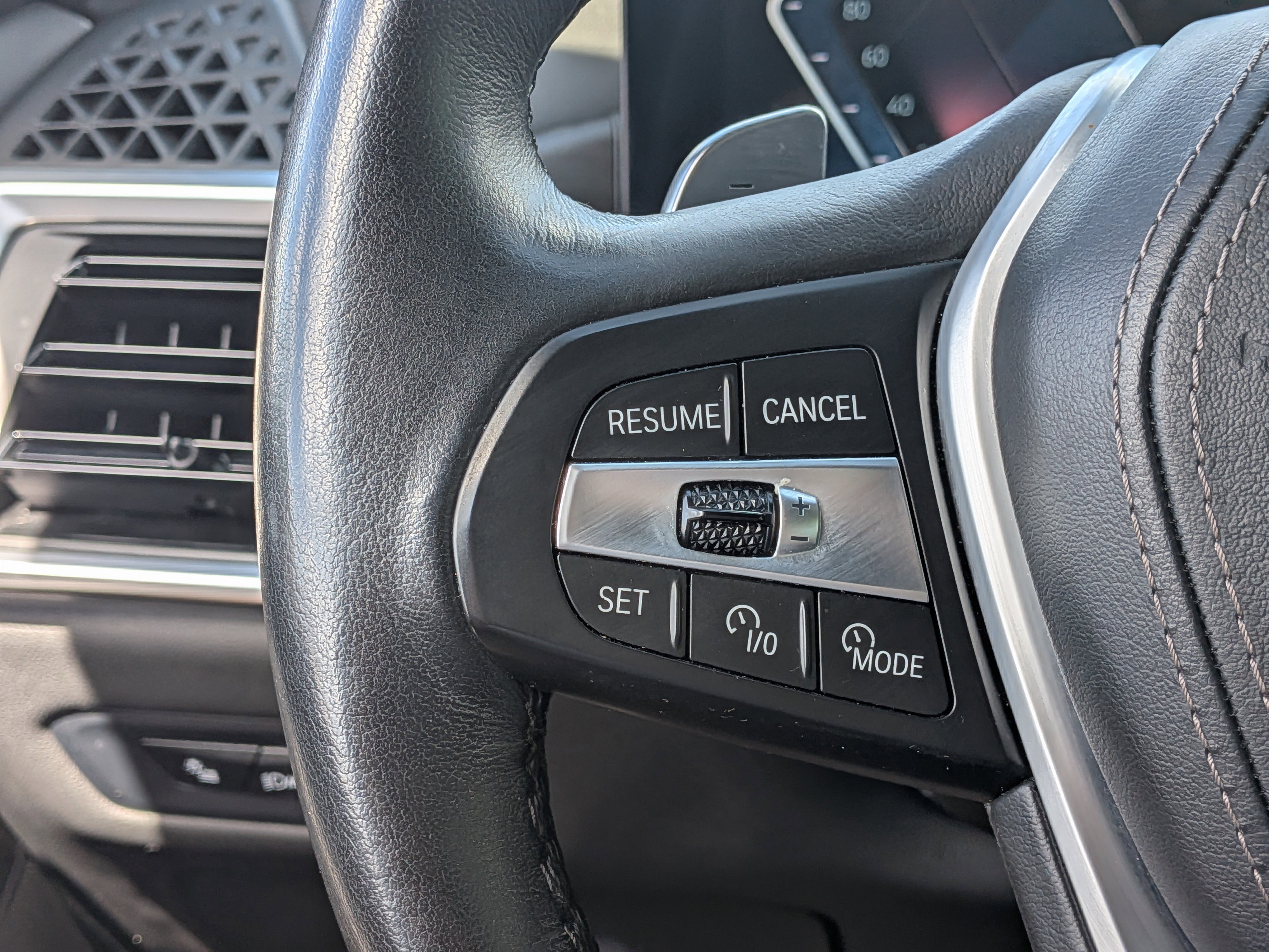 Used 2024 Skyscraper Gray Metallic BMW xDrive40i image 26