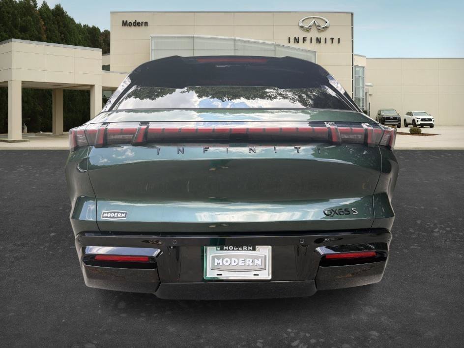 New 2027 Deep Emerald INFINITI SPORT image 7