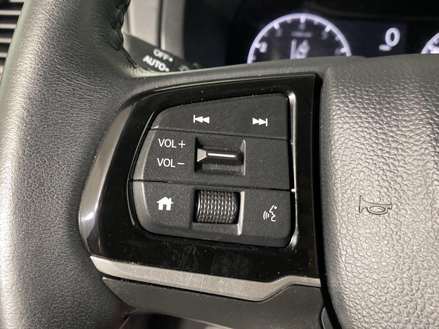 Used 2025  Honda EX-L image 19