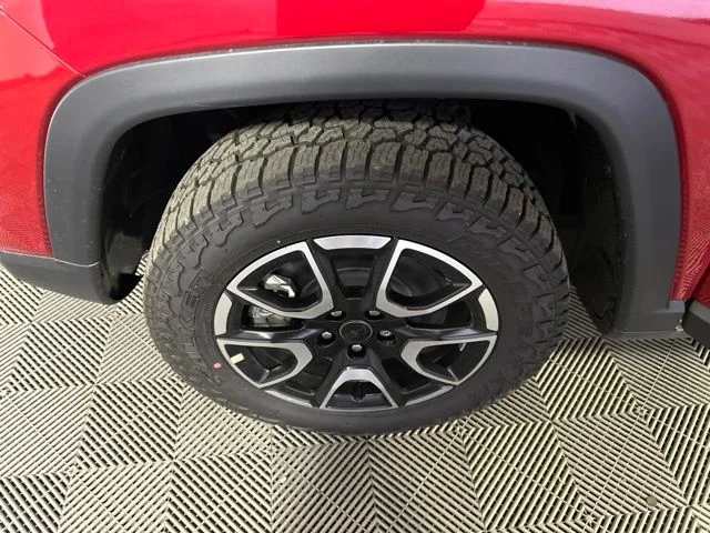 New 2026 Red Hot Pearl-Coat Exterior Paint Jeep Trailhawk image 38