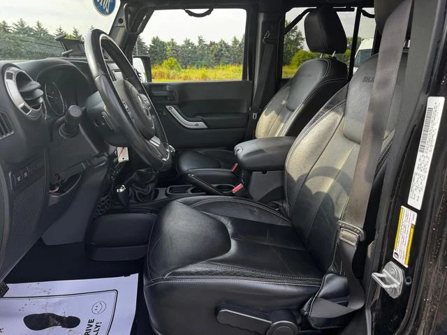 Used 2013 Black Jeep Unlimited Rubicon image 21