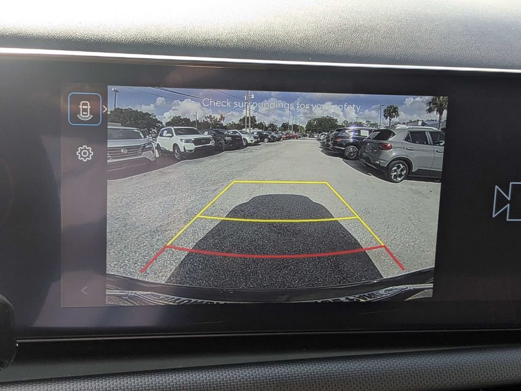 Used 2025 Green Hyundai SEL image 26