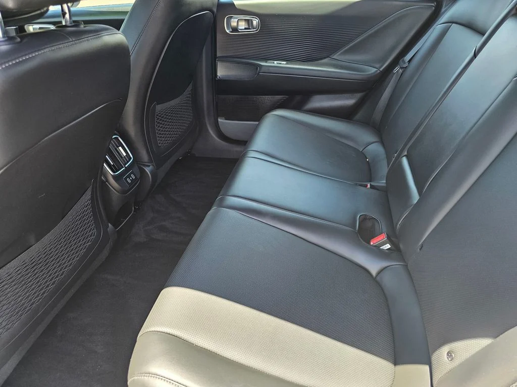 Used 2023 White Hyundai SEL image 19
