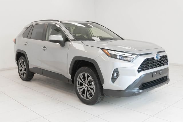 Used 2023 Silver Toyota XLE Premium image 15