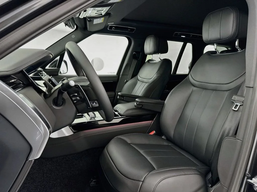 New 2026 Carpathian Grey Land Rover SE image 21