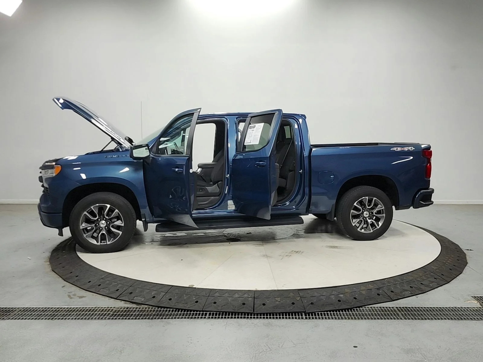 Used 2024 Blue Chevrolet RST image 13