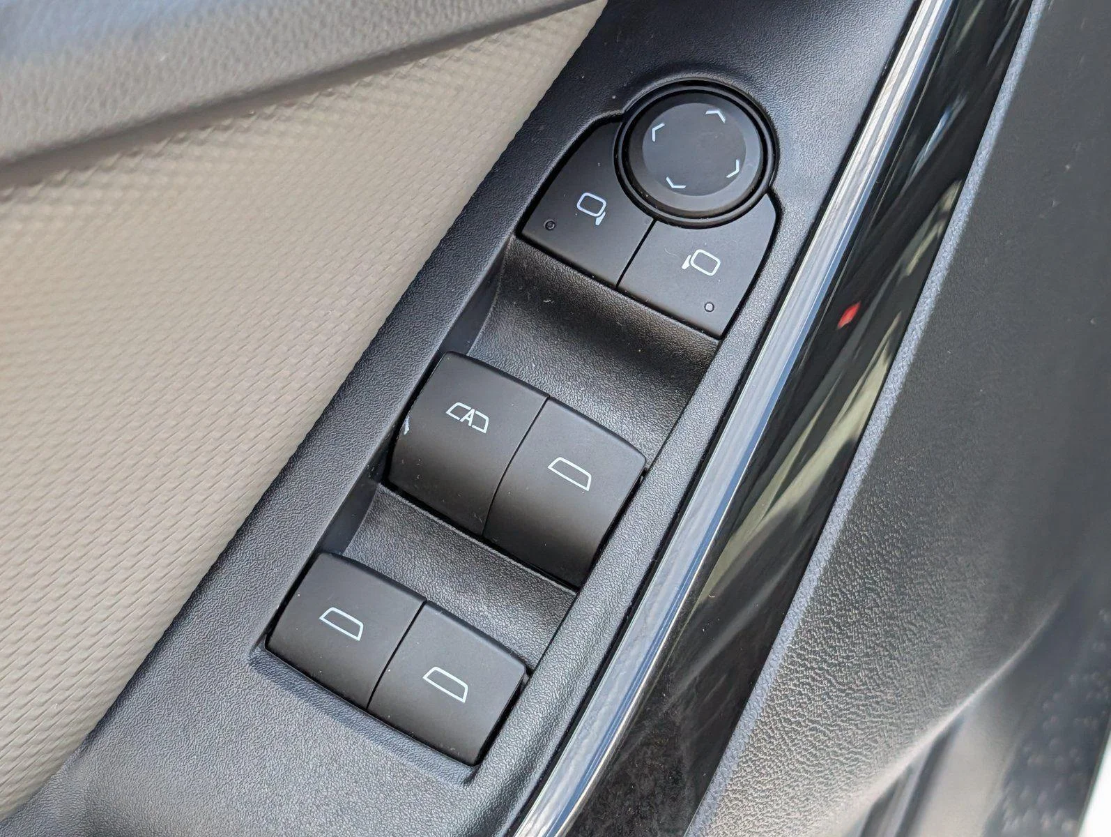 Used 2026 Summit White Chevrolet LT image 15