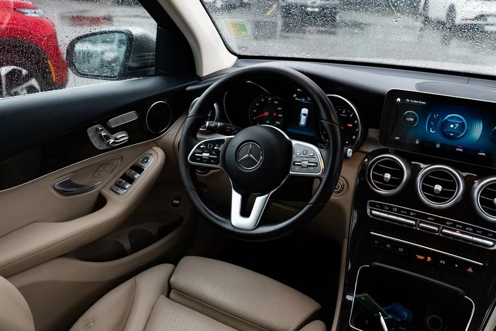 Used 2021 Gray Mercedes-Benz GLC 300 image 9