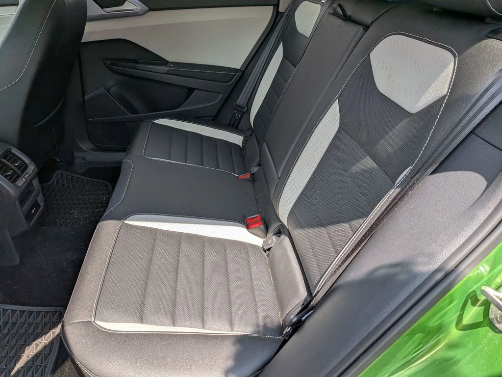 Used 2025 Green Volkswagen 1.5T SEL image 31