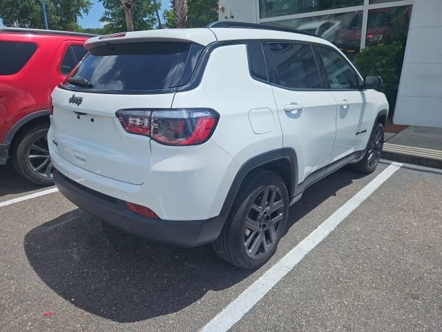 Used 2026 White Jeep Latitude image 3