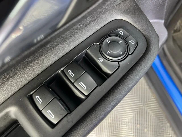 Used 2024  GMC AT4 image 17