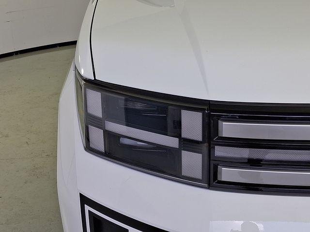 New 2027 White Hyundai SEL image 11