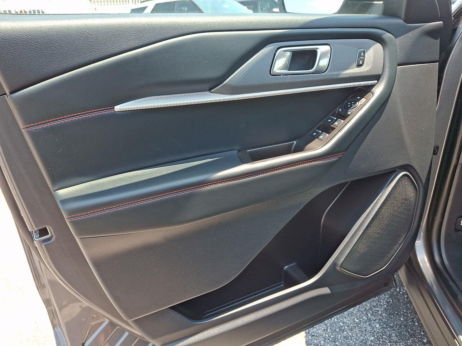 New 2026 Carbonized Gray Metallic Ford ST-Line image 9