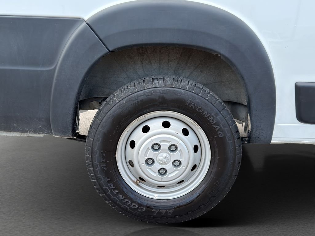 Used 2023 White Ram Base image 23