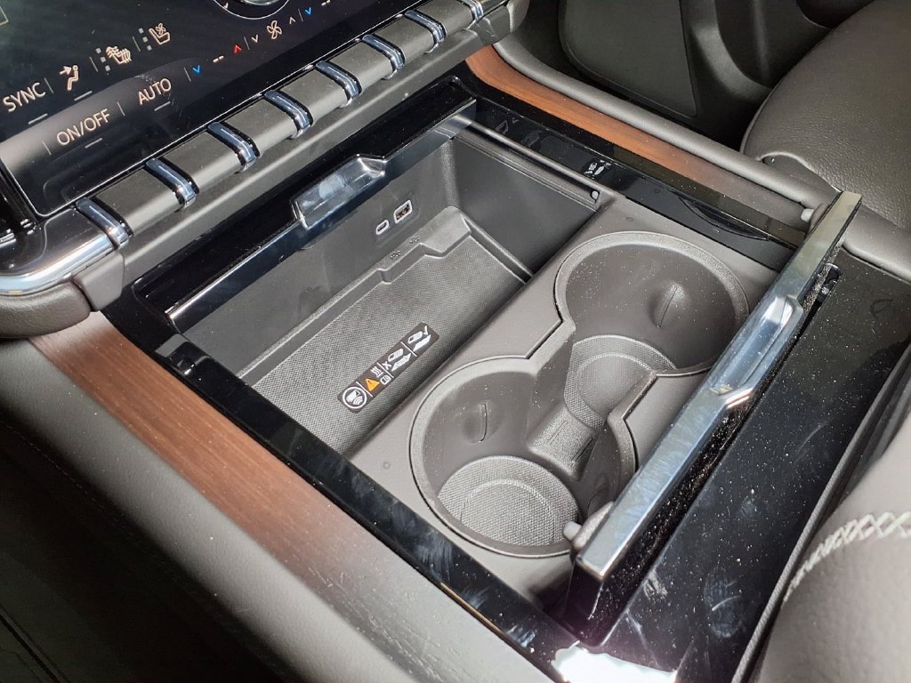 2026 GMC Yukon XL Denali - Photo 19
