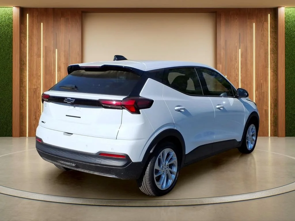 2027 Chevrolet Bolt LT - Photo 32