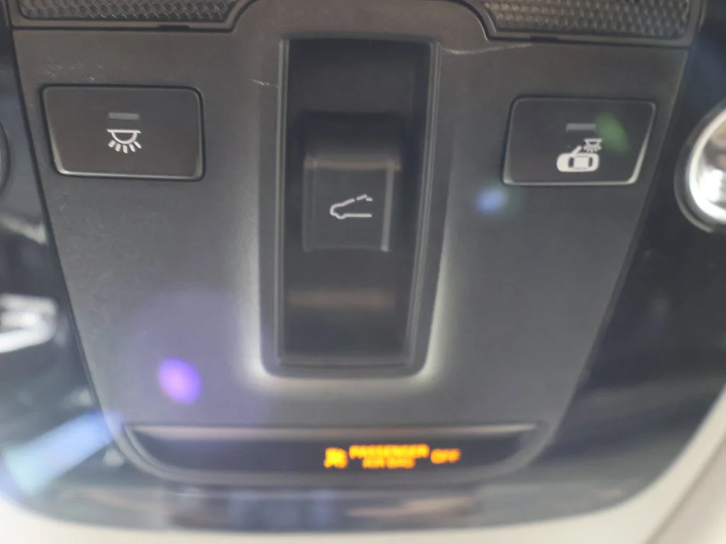 Used 2021 White Kia EX image 46