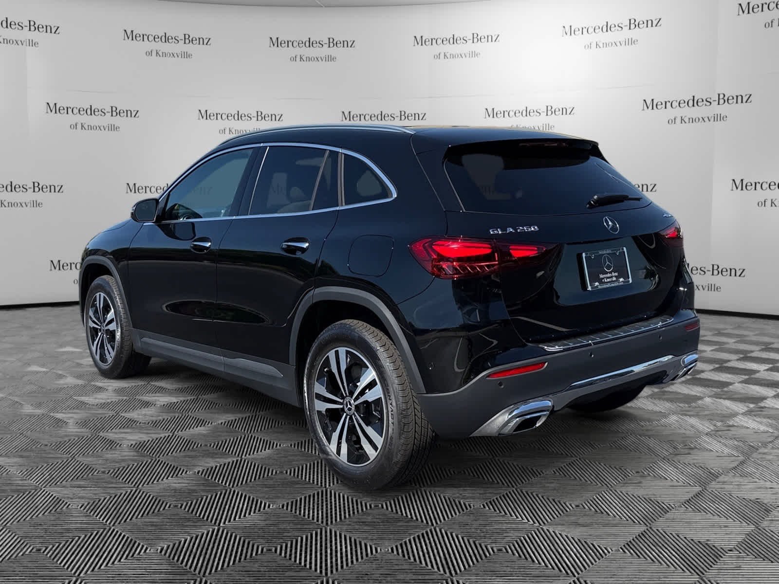 Used 2026 Night Black Mercedes-Benz GLA 250 image 3