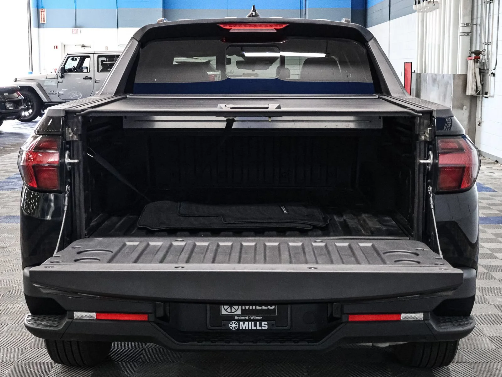 Used 2025 Black Hyundai SEL Activity image 18