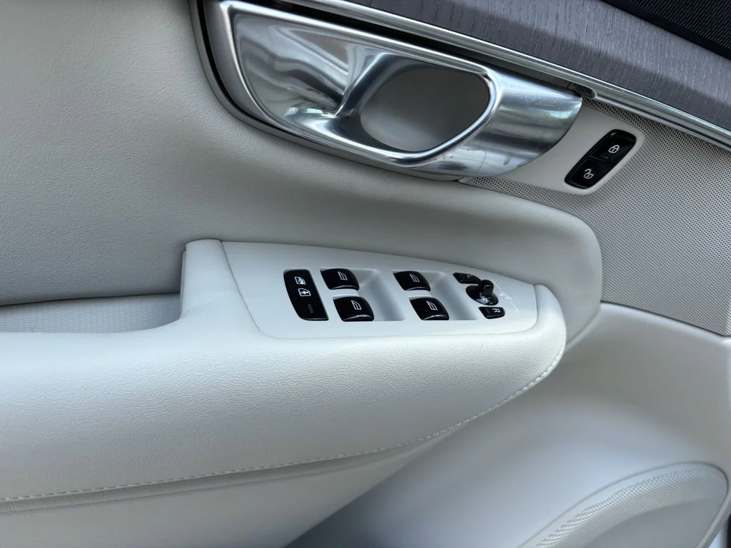 New 2026 Crystal White Volvo Ultra image 11