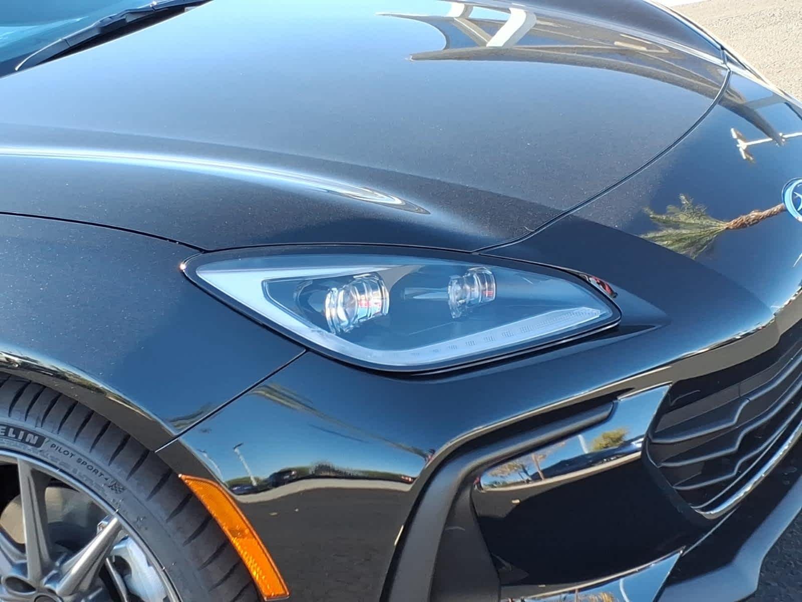 New 2026 CRYSTAL BLACK SILICA Subaru Limited image 8