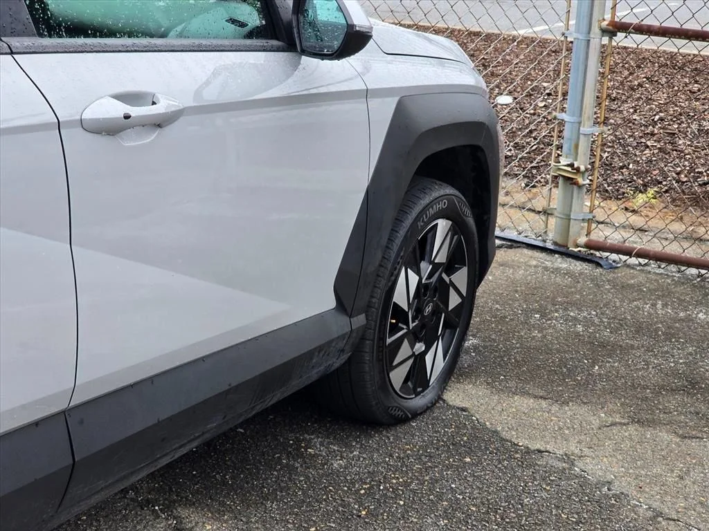 Used 2025 Gray Hyundai SEL image 18