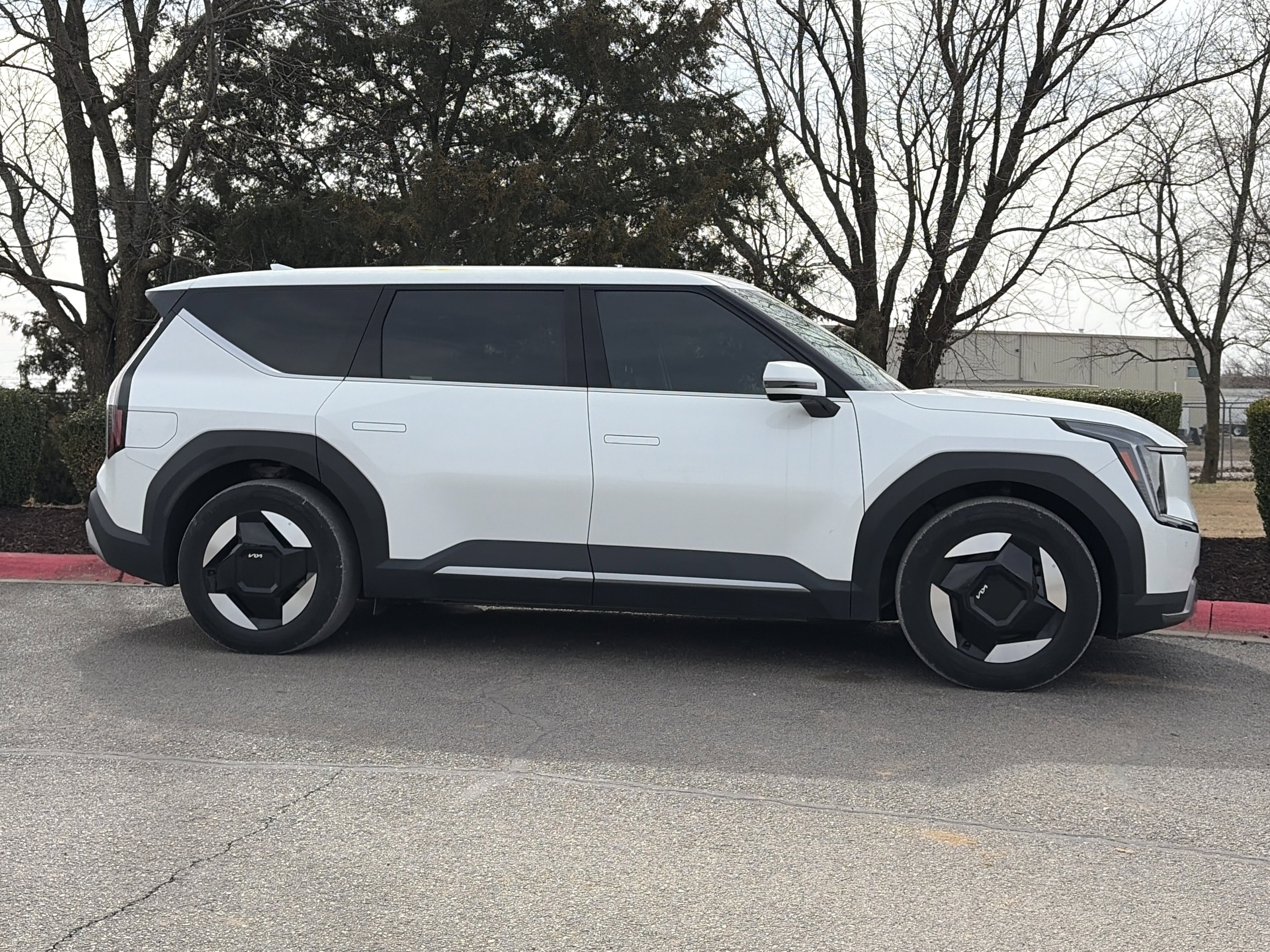 Used 2024 Kia Ev9 Light L/R with VIN KNDAB5S16R6029997 for sale in Bentonville, AR