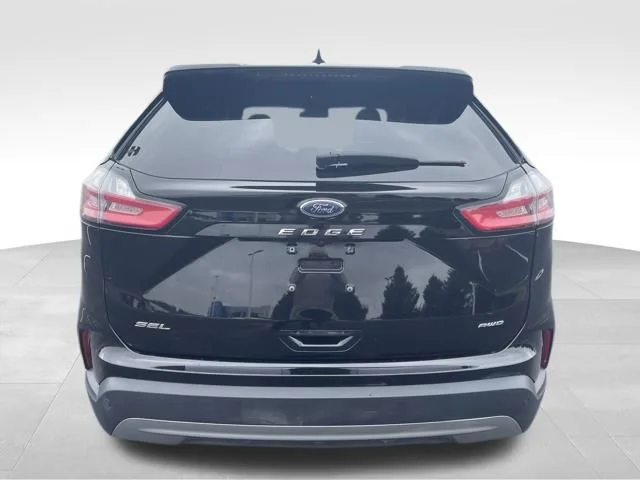 Used 2024 Black Ford SEL image 4