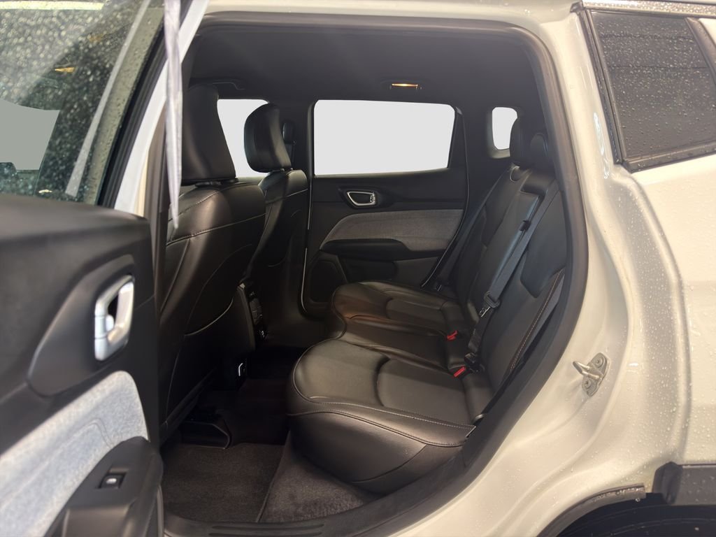 Used 2023 White Jeep Latitude Lux image 26