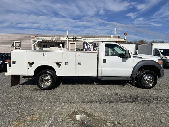 2015 Ford F-450 Super Duty Chassis Cab XL - Photo 4