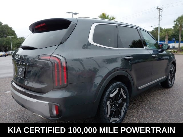 Used 2024 Gray Kia EX image 5