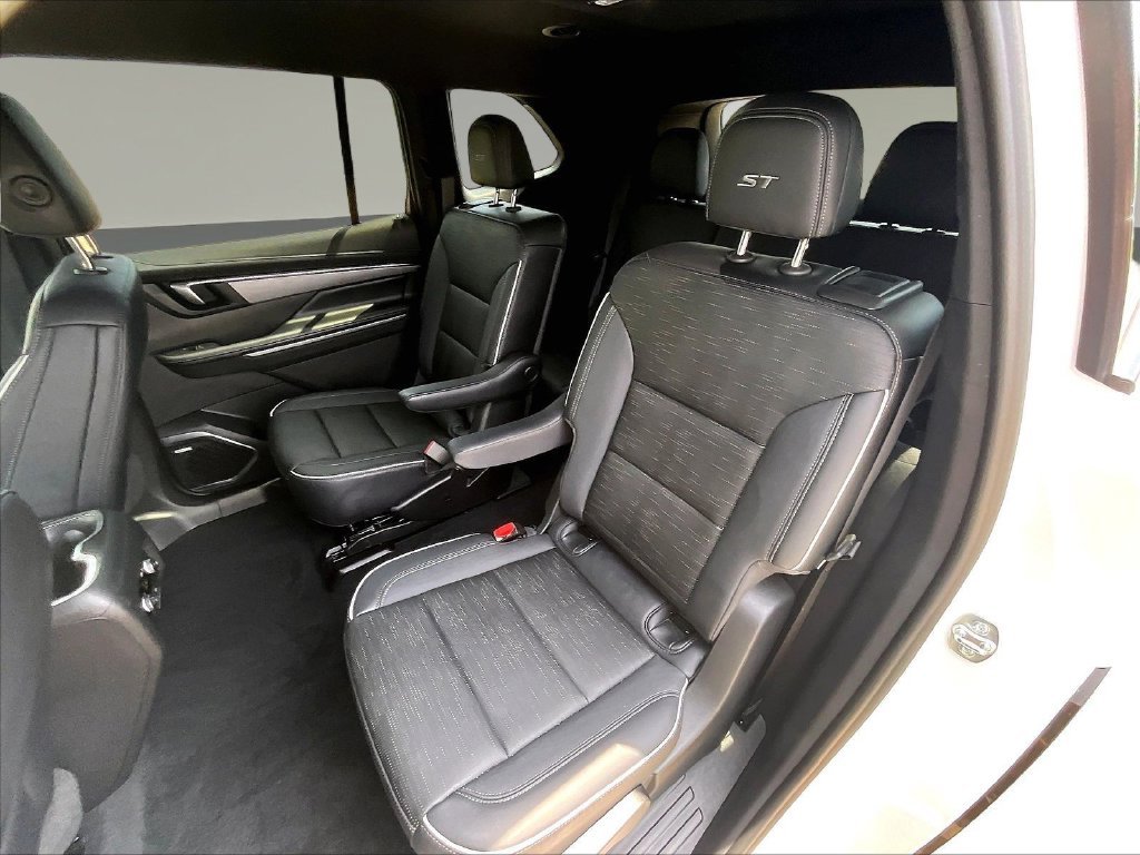 Used 2026 White Buick Sport Touring image 25