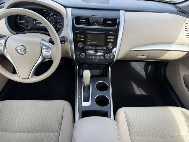 Used 2015  Nissan 2.5 SV image 13