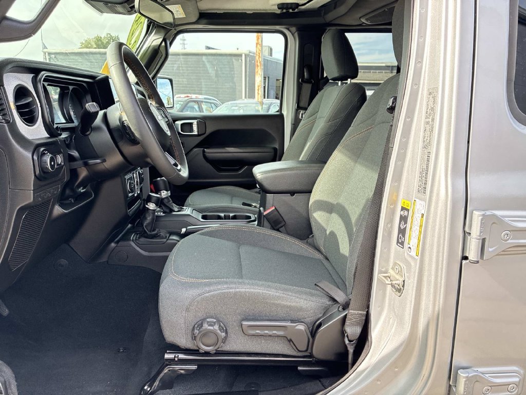 Used 2024 Silver Jeep Sport S image 20