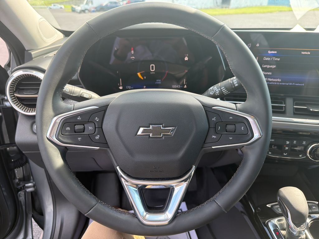 Used 2024 Gray Chevrolet ACTIV image 6