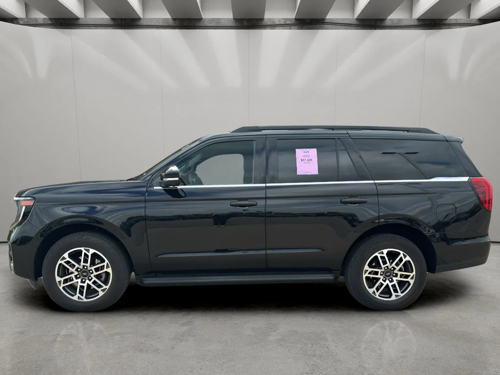 Used 2025 Agate Black Metallic Ford Active image 7