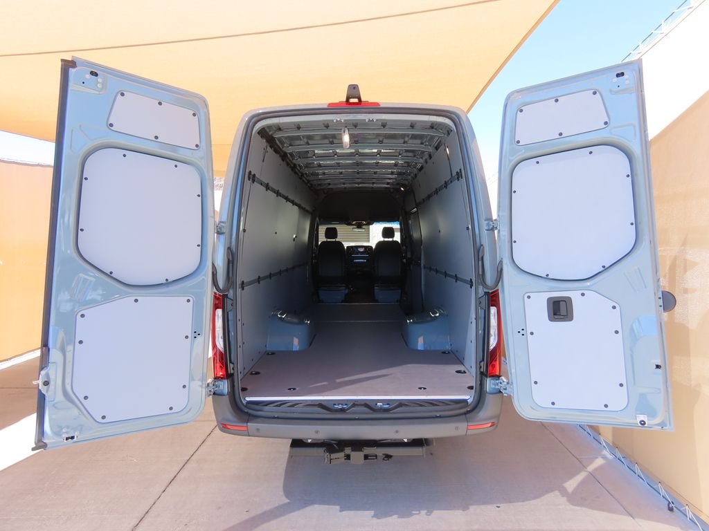 New 2026  Mercedes-Benz Cargo 170 WB image 29