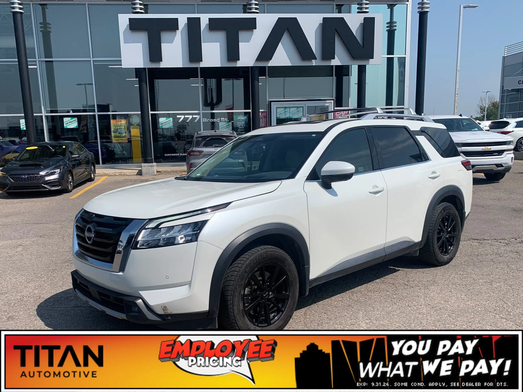 Used 2022 White Nissan SL image 1