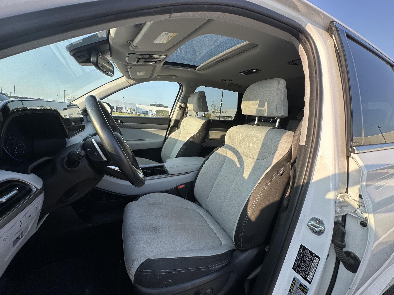 Used 2020 Hyper White Hyundai SEL image 9