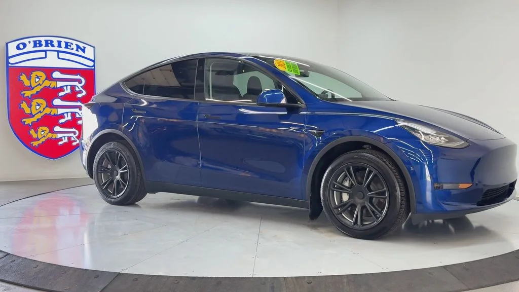 Used 2023 Deep Blue Metallic Tesla Long Range image 3