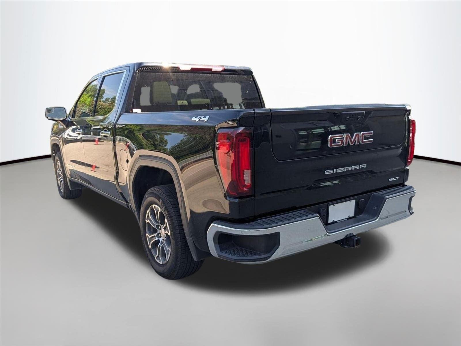 Used 2025 Onyx Black GMC SLT image 6