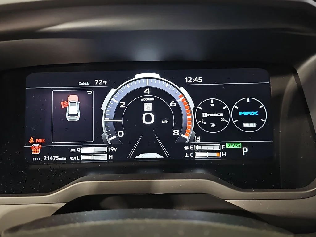 Used 2023  Toyota Limited image 22