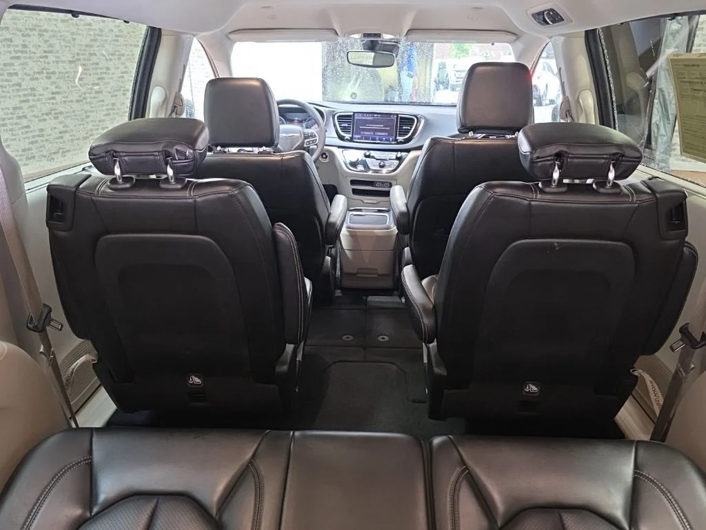 Used 2023 Ceramic Gray Clearcoat Chrysler Touring L image 13