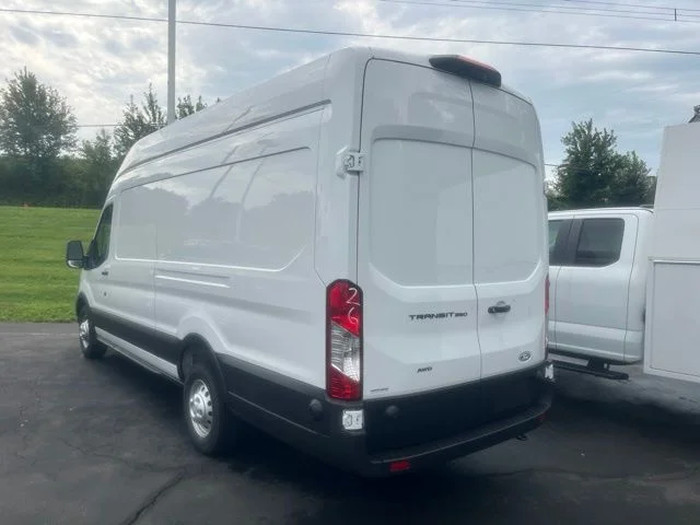 New 2026 Oxford White Ford Base image 7